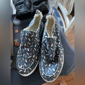 Vionic Beach Shoes Size 8 1/2 NWT